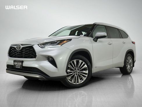 Used 2025 Toyota Highlander Platinum AWD/4WD image 1