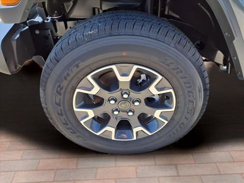 New 2025 Jeep Gladiator Sport w/ Premium Package image 25