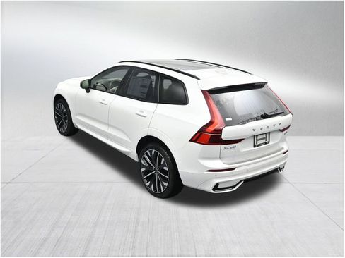 New 2026 Volvo XC60 B5 Ultra w/ Protection Package Premier AWD/4WD image 15