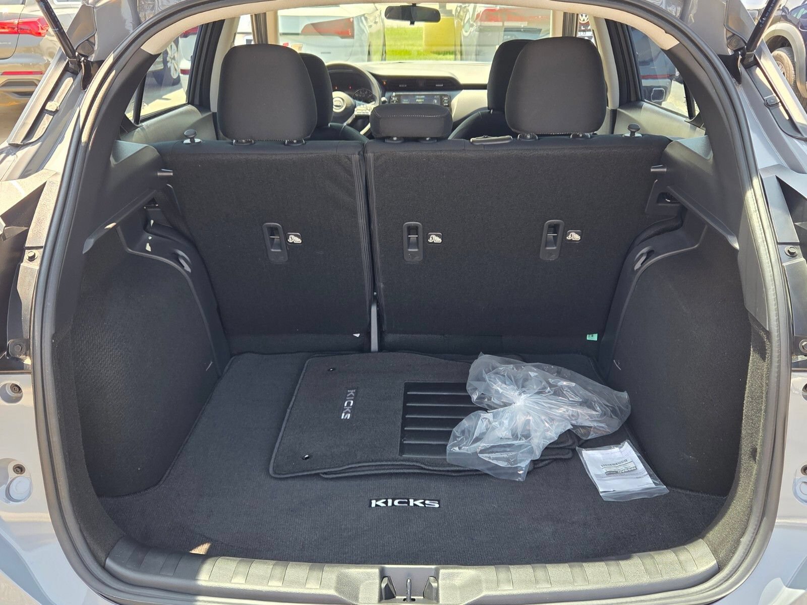 Used 2024 Nissan Kicks SV FWD image 13