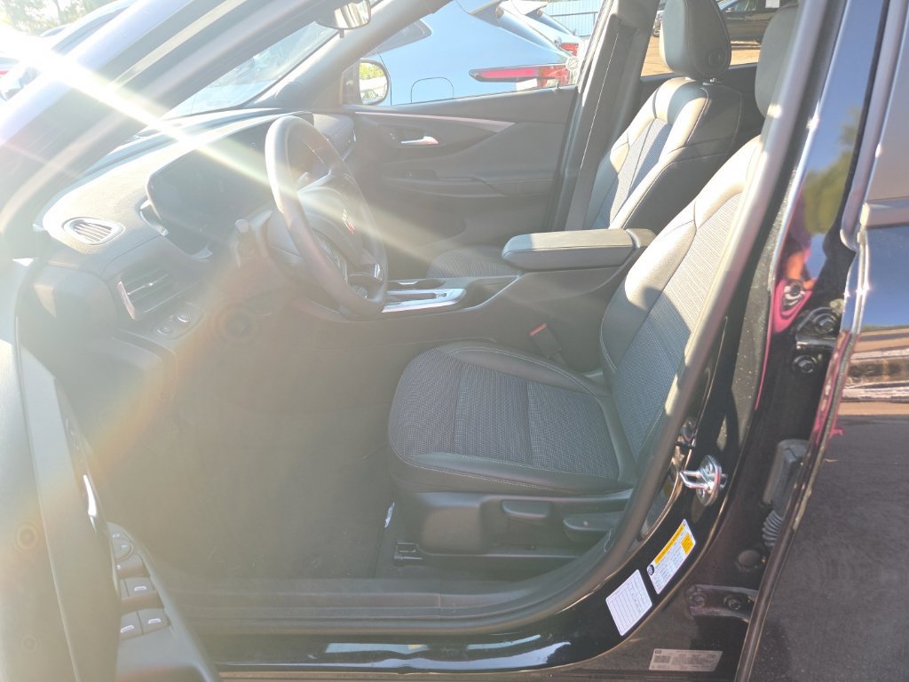 Used 2026 Buick Envista Preferred FWD image 3