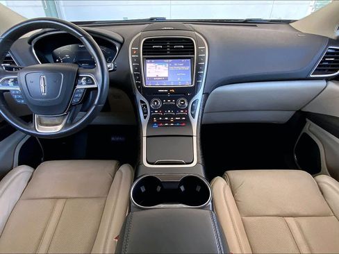 Used 2020 Lincoln Nautilus Reserve w/ Equipment Group 201A image 16