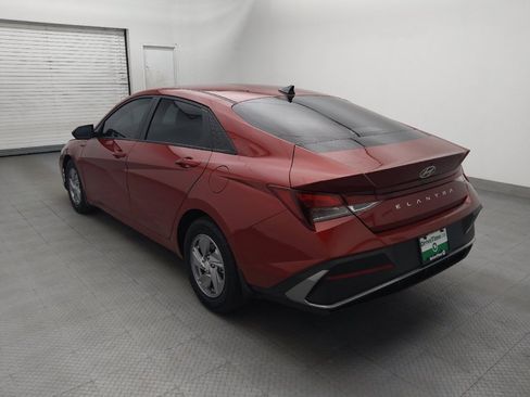 Used 2025 Hyundai Elantra SE FWD image 5