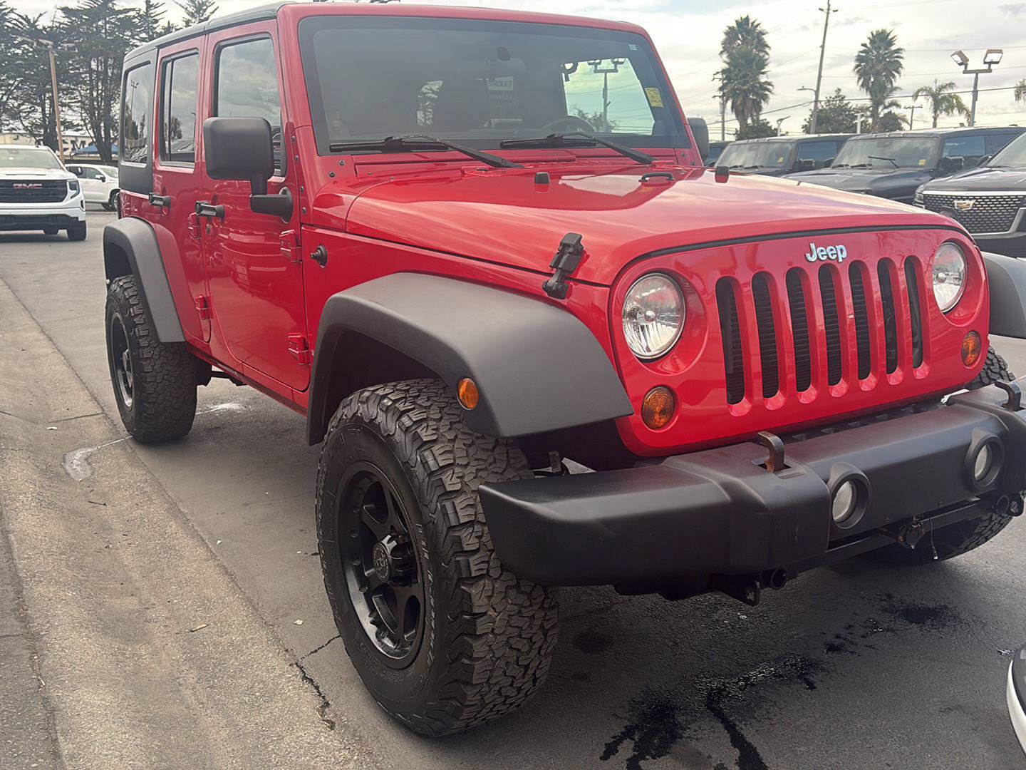 Used 2012 Jeep Wrangler Unlimited Rubicon w/ Connectivity Group AWD/4WD image 1