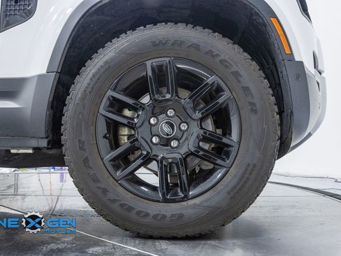 Used 2023 Land Rover Defender 110 S image 45