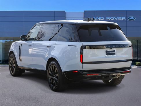 New 2026 Land Rover Range Rover Long Wheelbase SE image 8