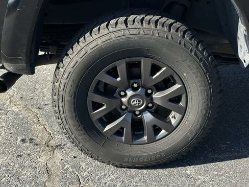 Used 2019 Toyota Tacoma SR5 image 11