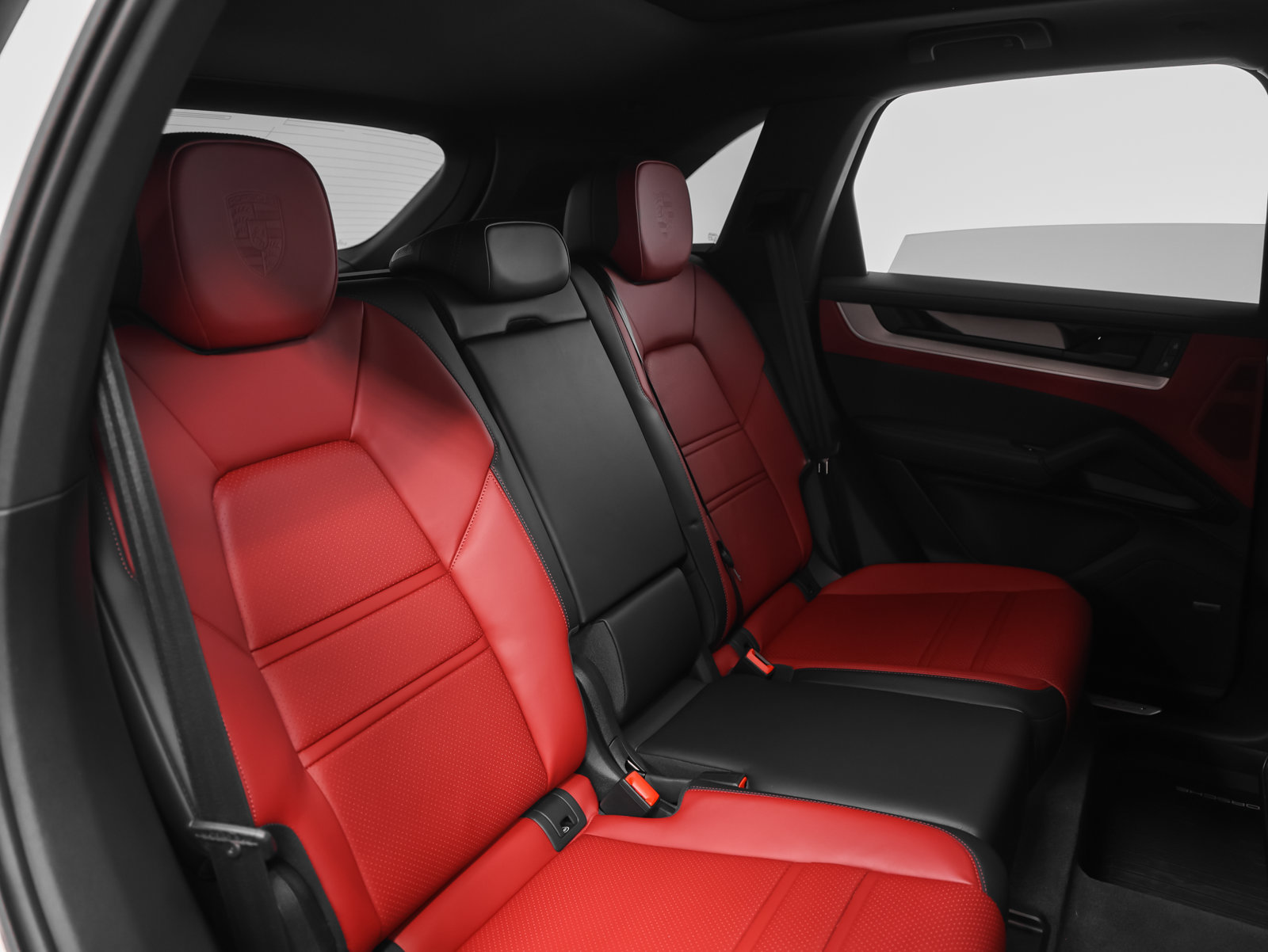 Certified 2025 Porsche Cayenne S AWD/4WD image 23