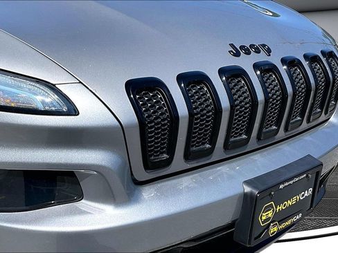 Used 2017 Jeep Cherokee Sport AWD/4WD image 33