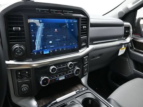 Used 2022 Ford F150 Lariat RWD image 11