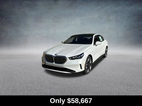 Used 2026 BMW 530i xDrive AWD/4WD image 5