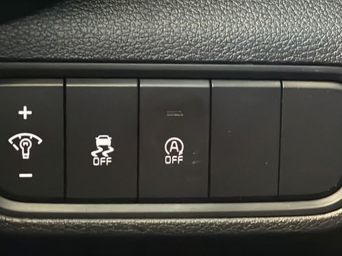 Used 2025 Kia Soul LX w/ LX Technology Package FWD image 27