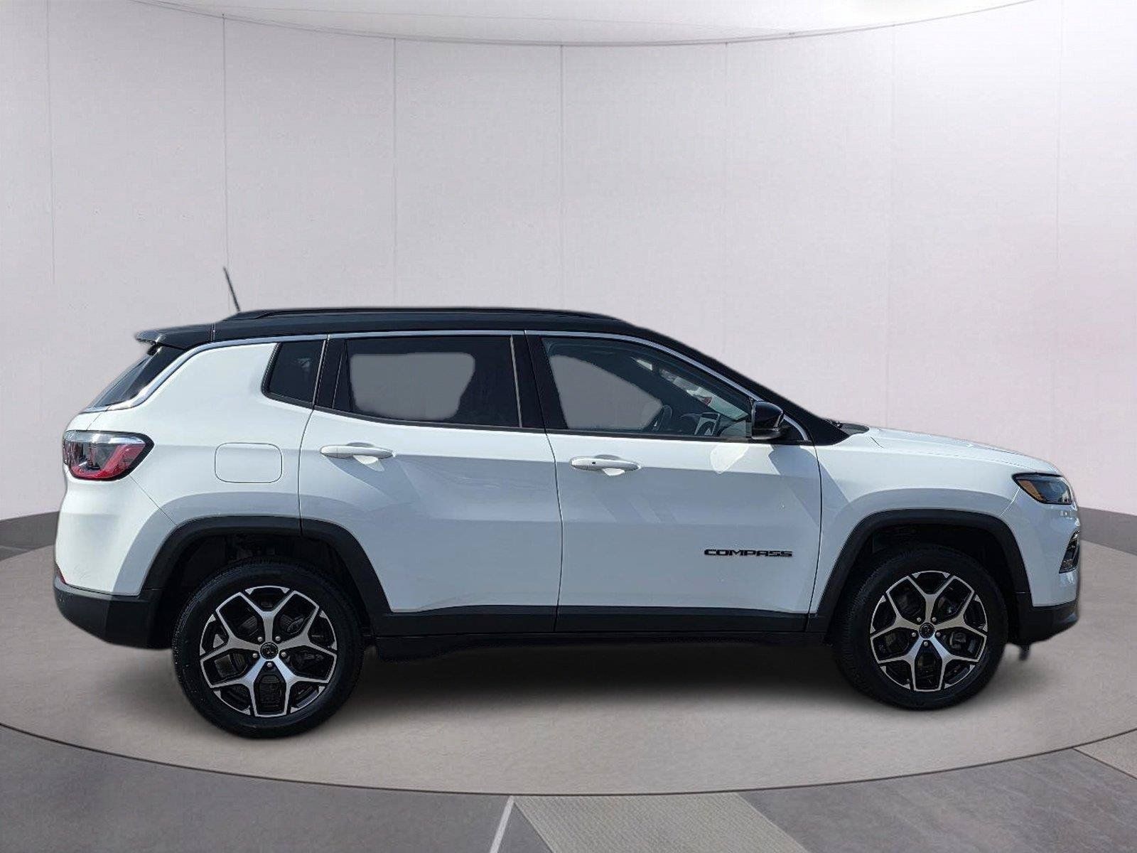 Certified 2025 Jeep Compass Limited AWD/4WD image 4