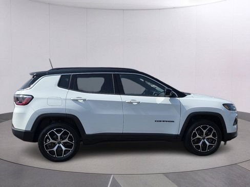 Certified 2025 Jeep Compass Limited AWD/4WD image 4