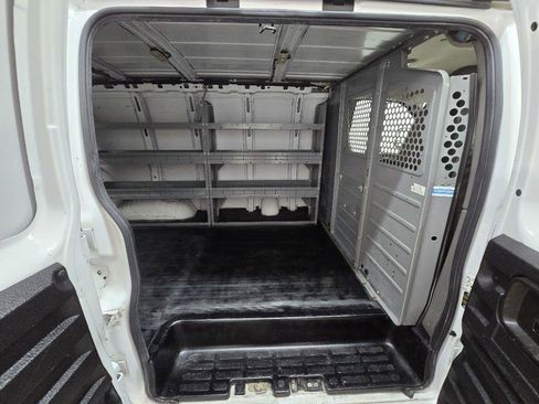 Used 2018 Chevrolet Express 2500 w/ Enhanced Convenience Package RWD image 17
