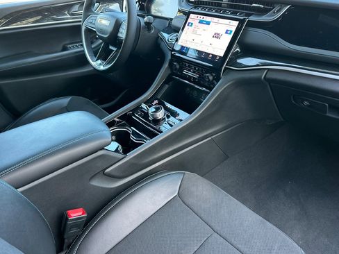 New 2023 Jeep Grand Cherokee Trailhawk AWD/4WD image 15