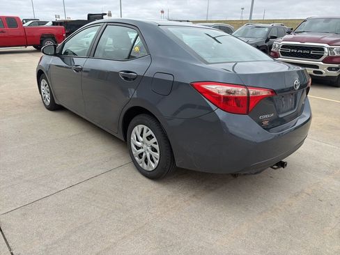 Used 2018 Toyota Corolla LE image 5