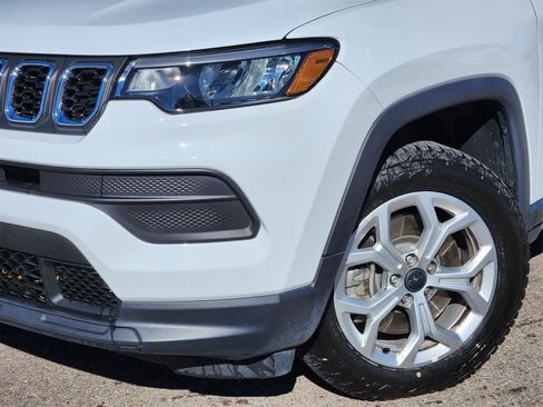 Used 2025 Jeep Compass Sport image 2