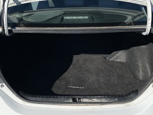 Used 2016 Toyota Corolla LE image 6