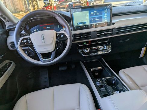 New 2026 Lincoln Corsair Premiere image 25