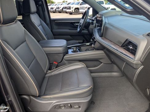 Certified 2025 Chevrolet Tahoe Premier AWD/4WD image 34