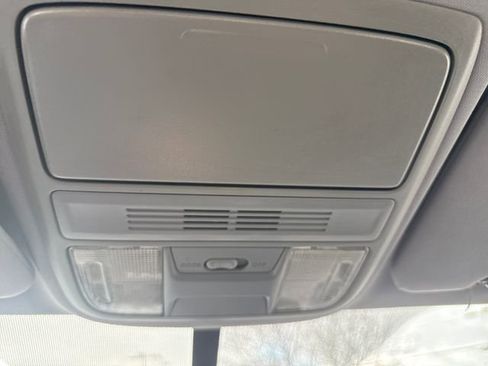 Used 2018 Honda CR-V LX image 33