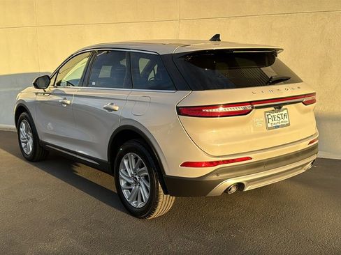 Used 2023 Lincoln Corsair FWD image 4