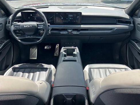 Certified 2024 Kia EV9 GT-Line AWD/4WD image 14