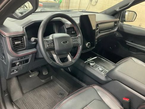 Used 2023 Ford Expedition Limited AWD/4WD image 6