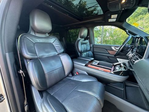 Used 2022 Lincoln Navigator L Reserve RWD image 34