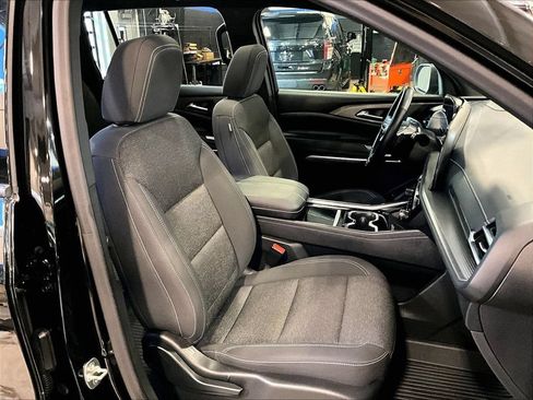 Used 2024 Chevrolet Traverse LT w/ Midnight/Sport Edition FWD image 11