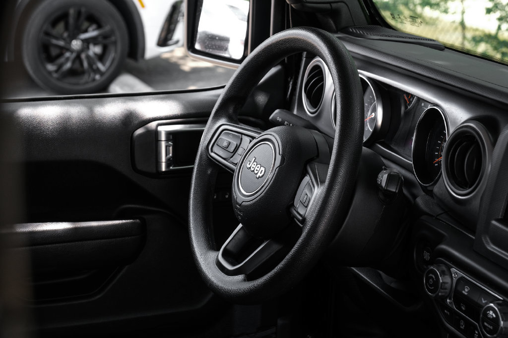 Used 2022 Jeep Wrangler Unlimited Sport AWD/4WD image 24