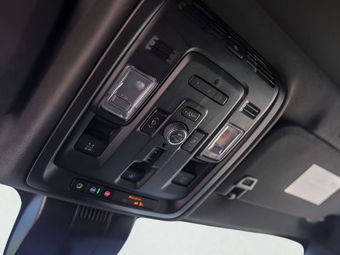 Used 2023 GMC Yukon Denali Ultimate AWD/4WD image 25