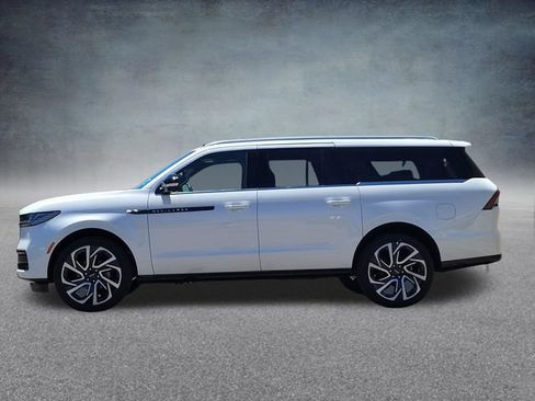 New 2026 Lincoln Navigator L Black Label AWD/4WD image 4