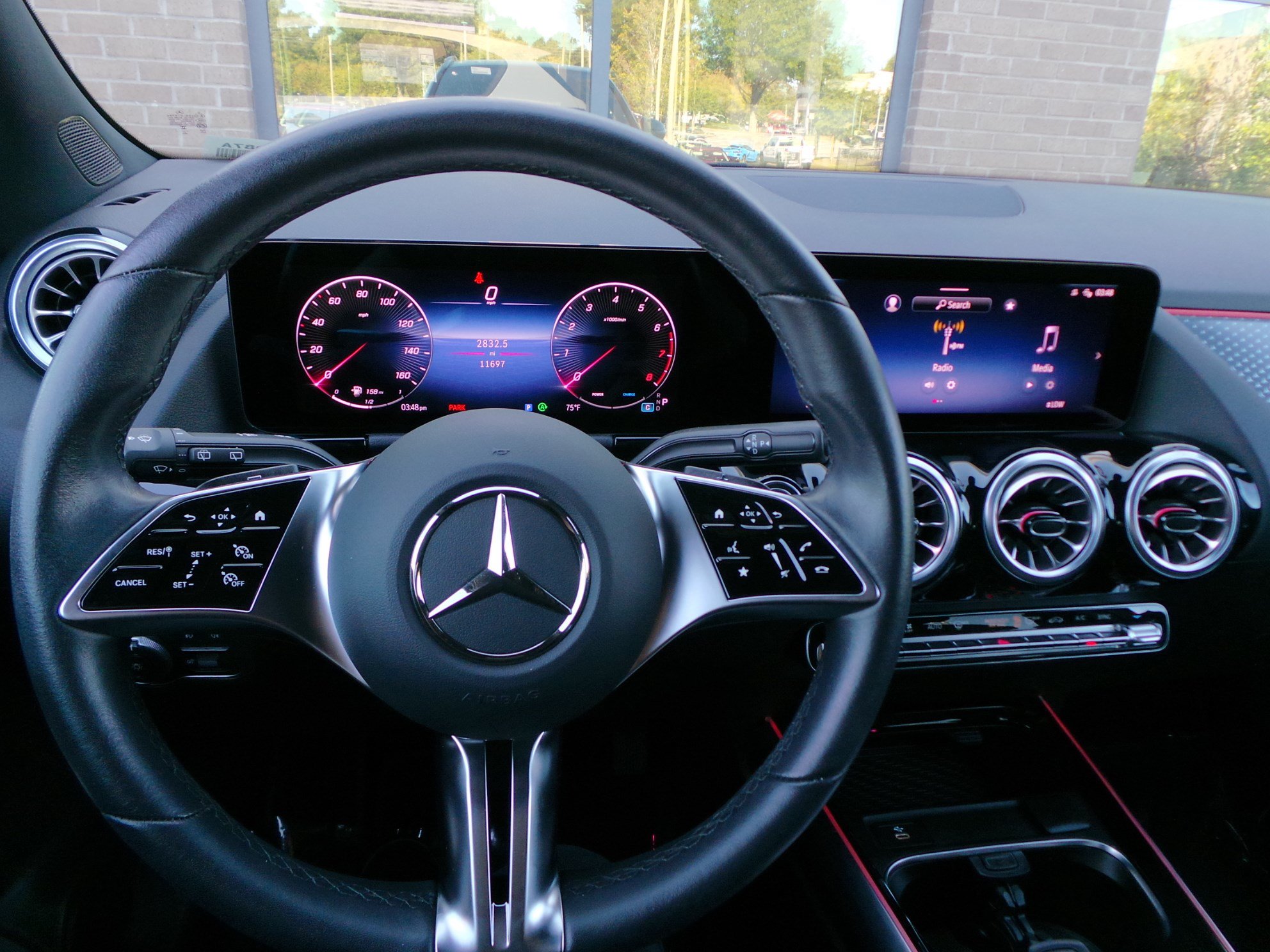 Used 2025 Mercedes-Benz GLA 250 image 27