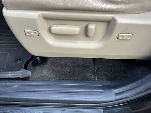 Used 2012 Toyota Sequoia Platinum image 11
