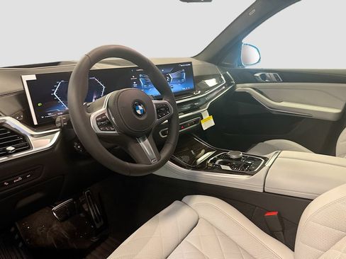 New 2026 BMW X5 xDrive40i w/ M Sport Package AWD/4WD image 9