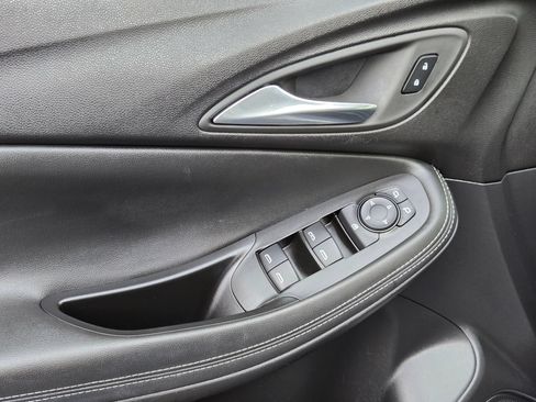Used 2024 Buick Encore GX Sport Touring FWD image 21