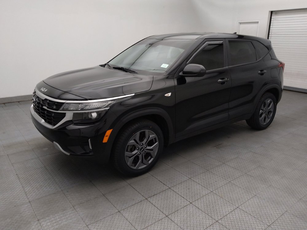 Used 2024 Kia Seltos LX AWD/4WD image 2
