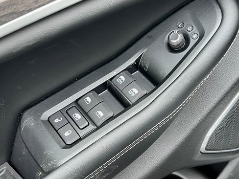 New 2025 Jeep Grand Cherokee L Limited w/ Trailer Tow Package image 17