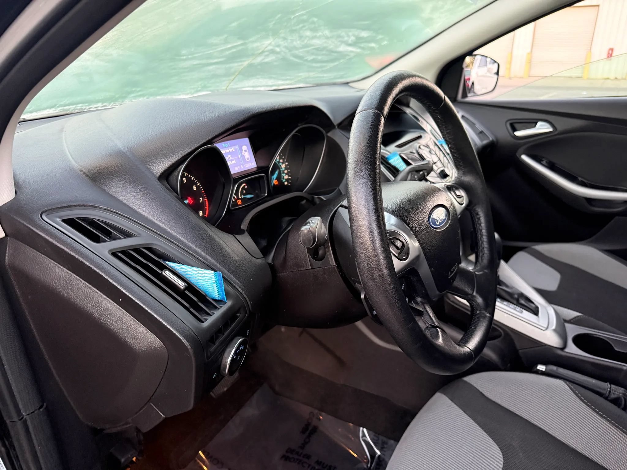 Used 2012 Ford Focus SE FWD image 17