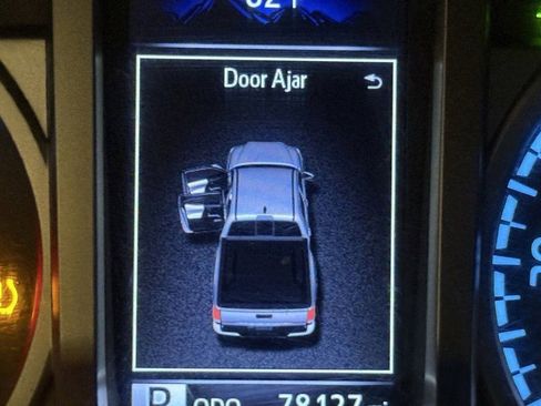 Used 2016 Toyota Tacoma SR5 image 11