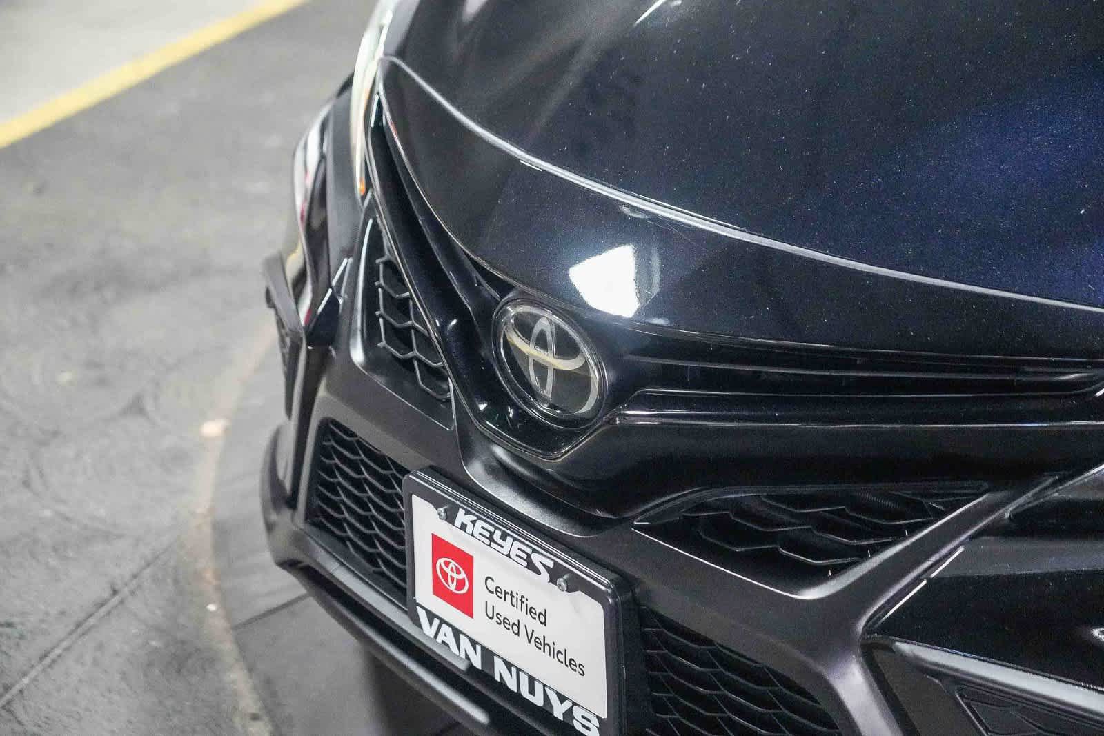 Certified 2022 Toyota Camry SE FWD image 4