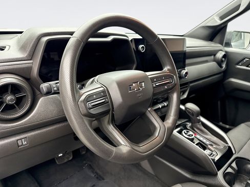 Used 2023 Chevrolet Colorado Trail Boss image 10