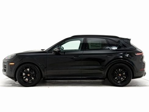 New 2026 Porsche Cayenne GTS image 2