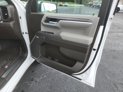 Used 2022 Chevrolet Silverado 1500 LTZ image 31