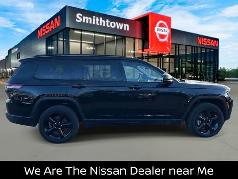 Used 2023 Jeep Grand Cherokee L Limited w/ Luxury Tech Group II image 5