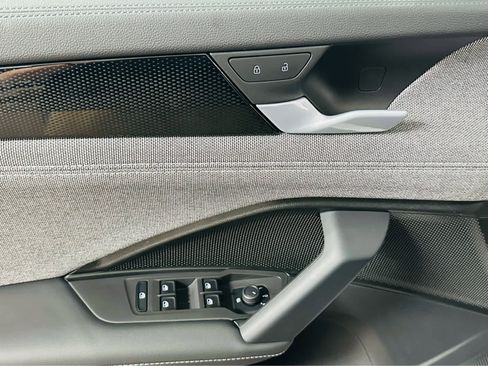 Certified 2025 Volkswagen Tiguan S image 20