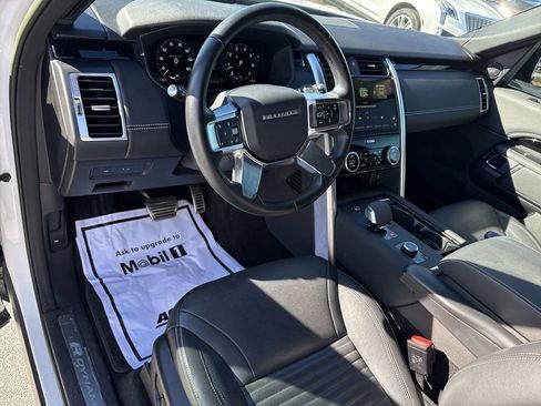 Used 2023 Land Rover Discovery S R-Dynamic image 11