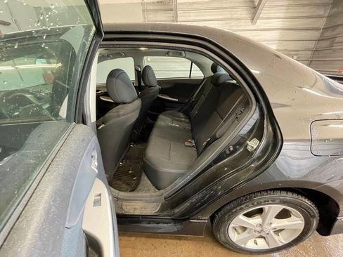 Used 2012 Toyota Corolla S image 23